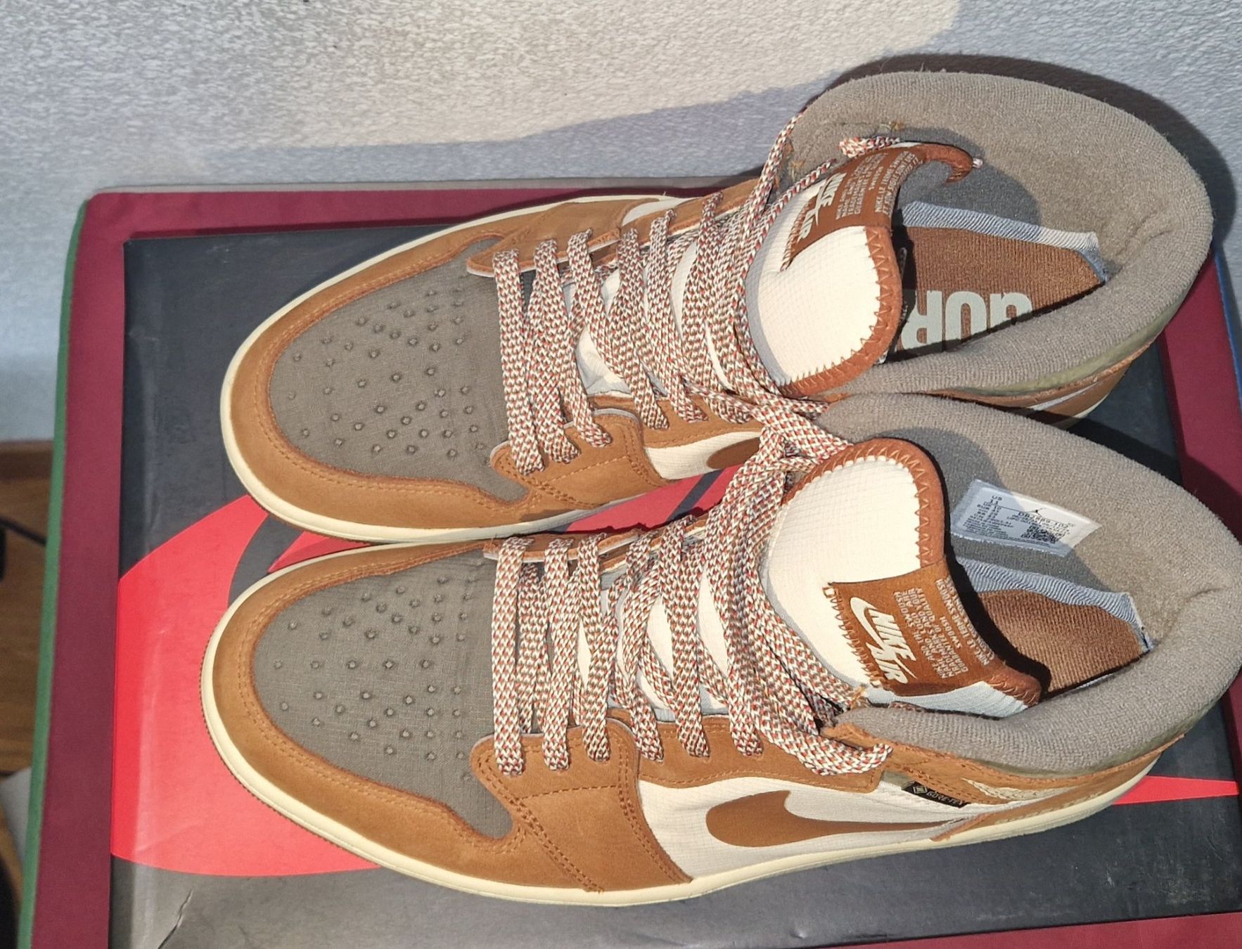 Jordan Scarpe da uomo: Jordan 1 Retro High Element Gore-Tex Legend Coffee – Nuovo (secondo la descrizione) da Zürich venduto da iAmmann 1