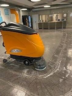 Alle Maschinen: Scheuersaugmaschine – Defekt aus Biel/Bienne von mar_wy9b 3