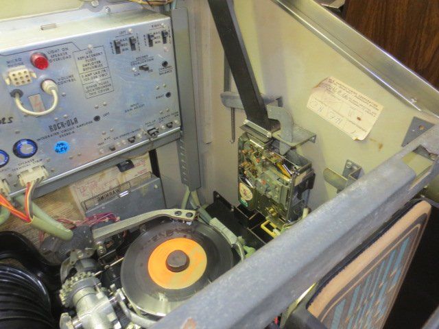 Rock-Ola Jukebox: Jukebox Max Revidiert – Usato da St.Gallenkappel venduto da Spielautomaten 5