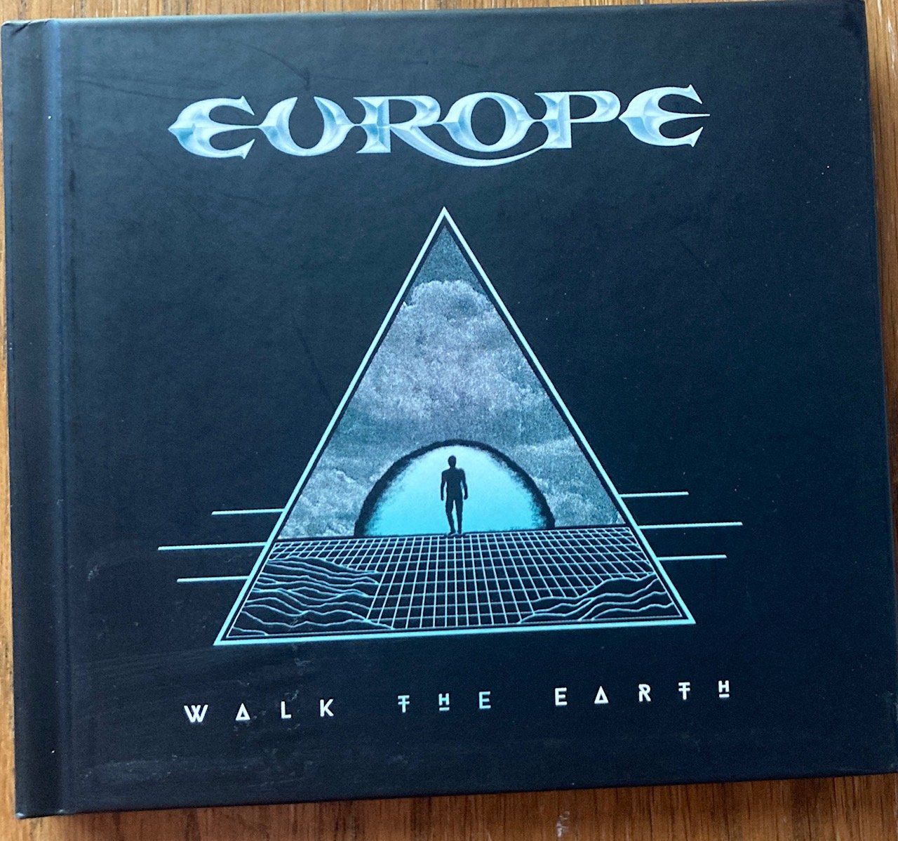 CD: EUROPE "Walk The Earth" 2017 CD/DVD-Mediabook 'Limited E.' – Usato da Attiswil venduto da Jay70