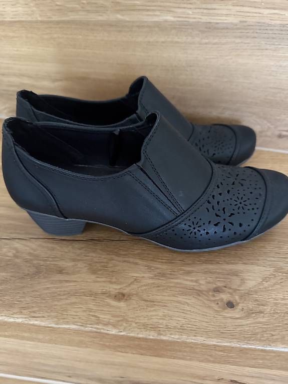 Scarpe da donna: Damenschuhe schwarz Gr 39 – Usato da Rupperswil venduto da Dexaner59 1