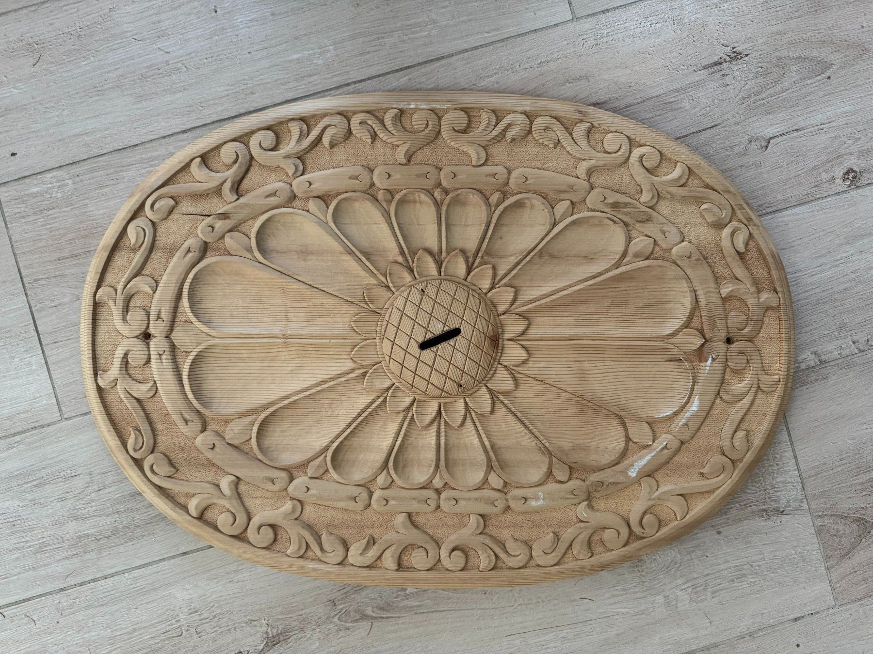 Tutte le decorazioni: Holzdekoration floral geschnitzt – Usato da Vaduz venduto da Greenturtle