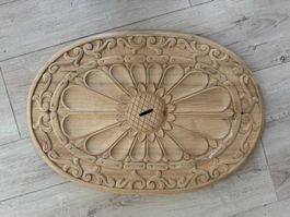 Holzdekoration floral geschnitzt
