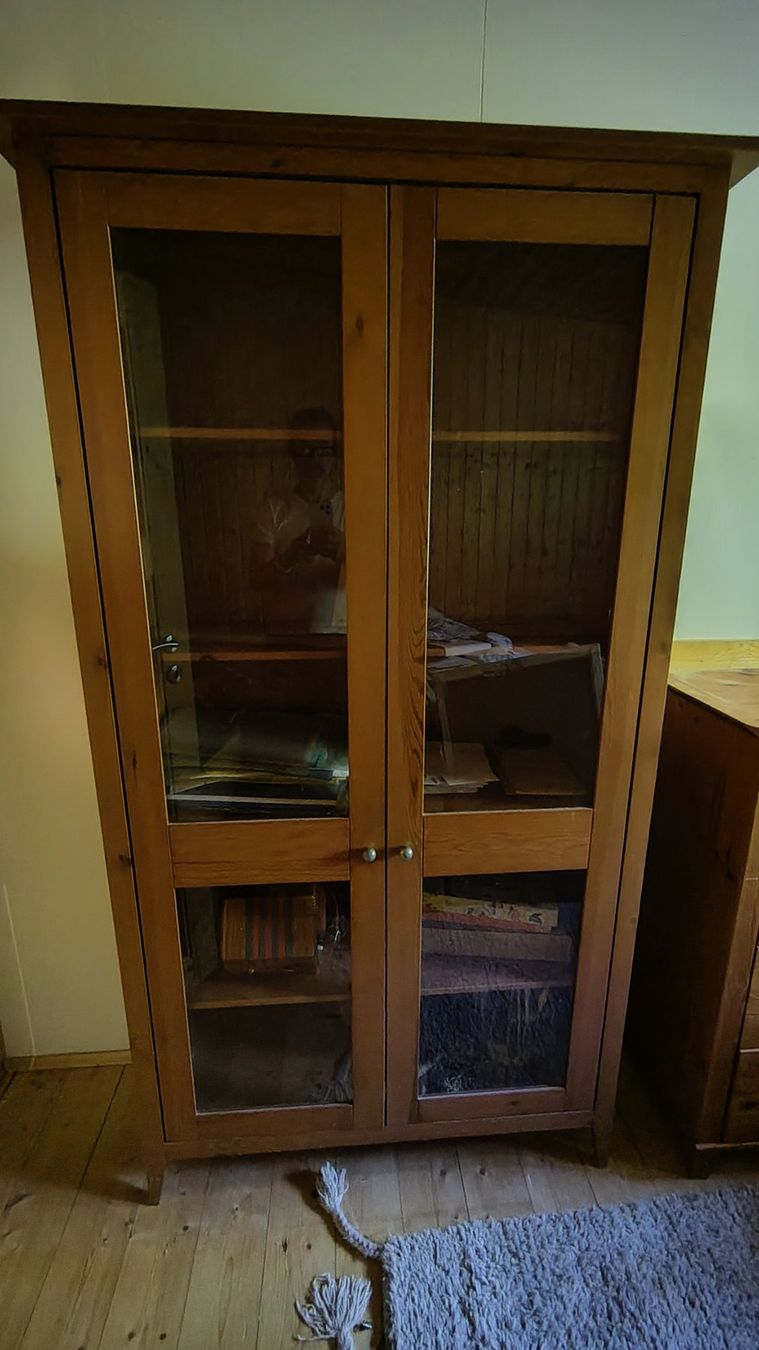 Armadi: Schrank – Usato da Reinach BL venduto da niclaiss 1