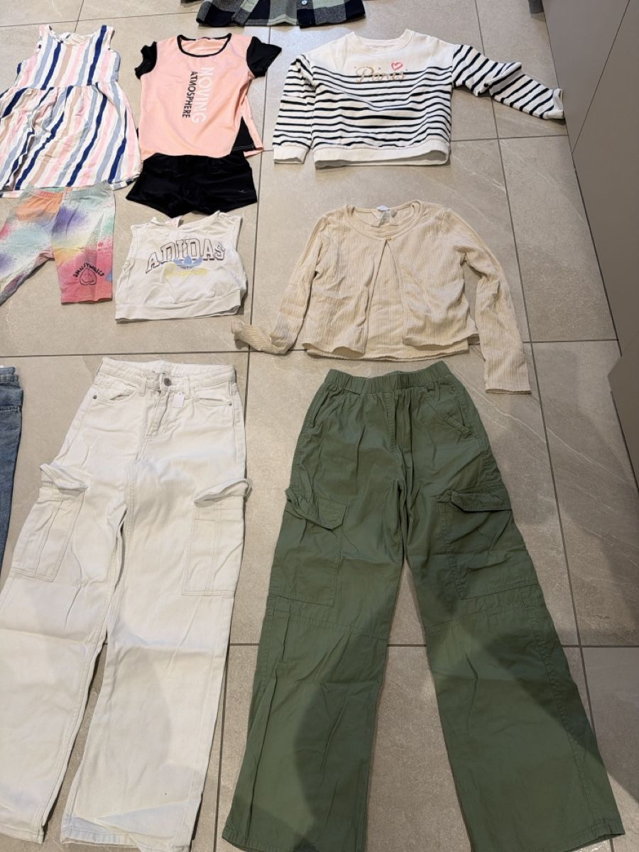 H&M Ensembles coordonnés: kleiderpaket 134/140 – Neuf (Voir description) à Muhen par Guess1802 2