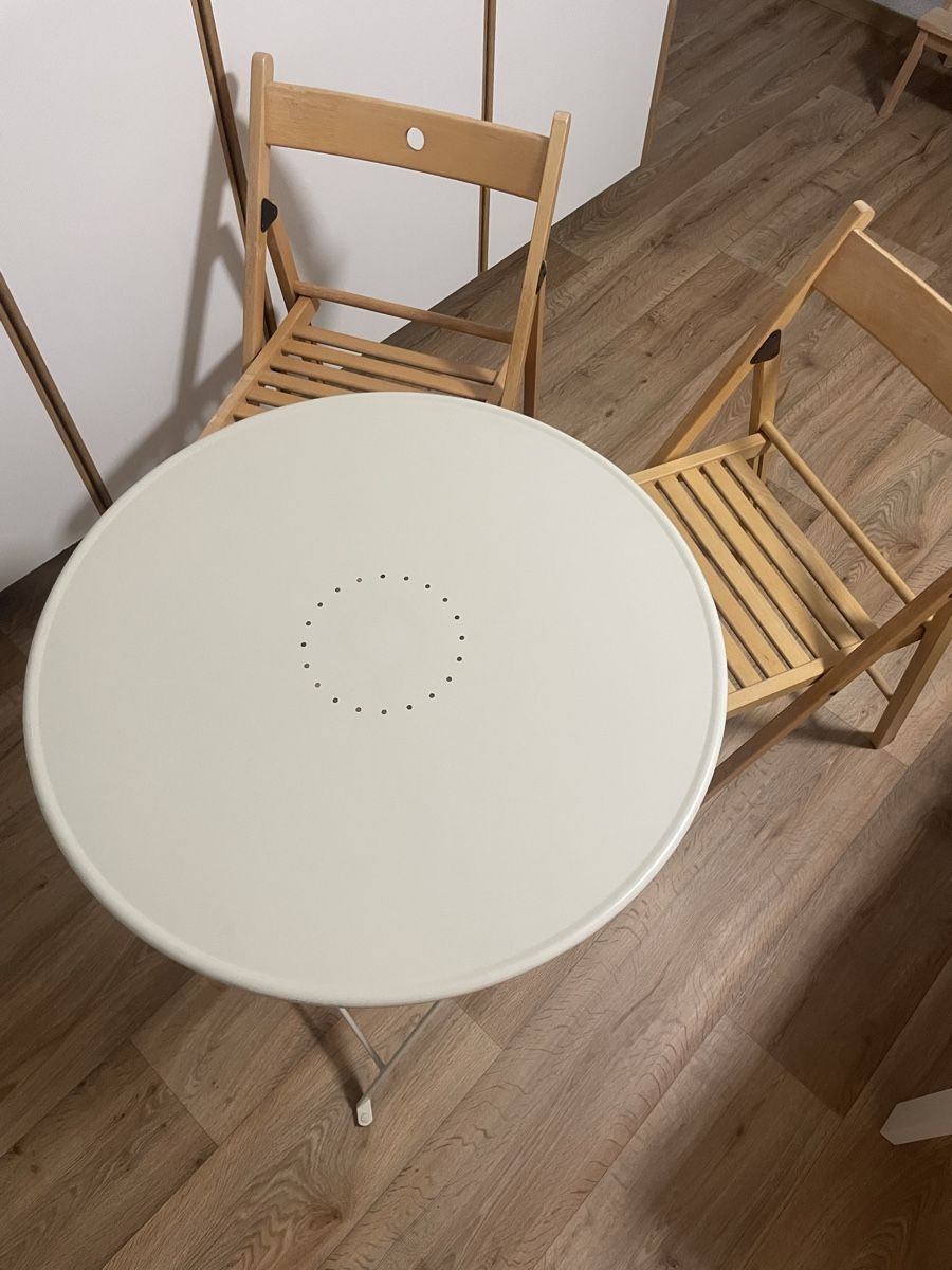Tische: Round Table  – Gebraucht aus Biel/Bienne von kat_cl6y