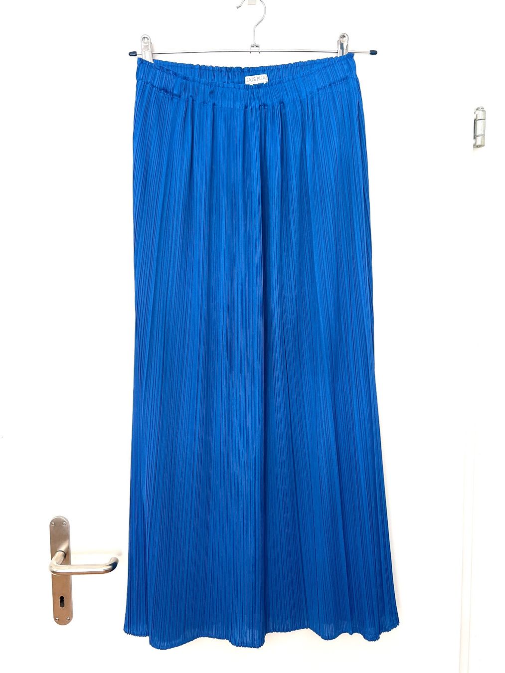 Issey Miyake Gonne: Maxi Rock von Miyake Gr. 5 – Usato da Binningen venduto da criss-cross