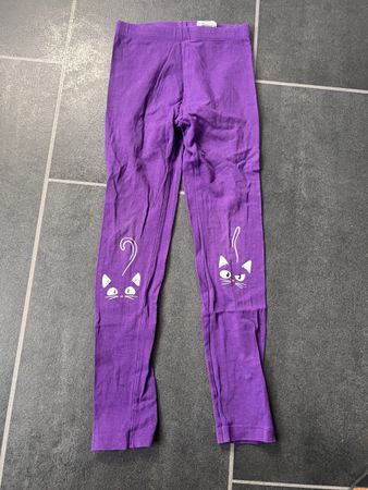 Leggings, Lila mit Katzenmotiv, Gr. 136-131