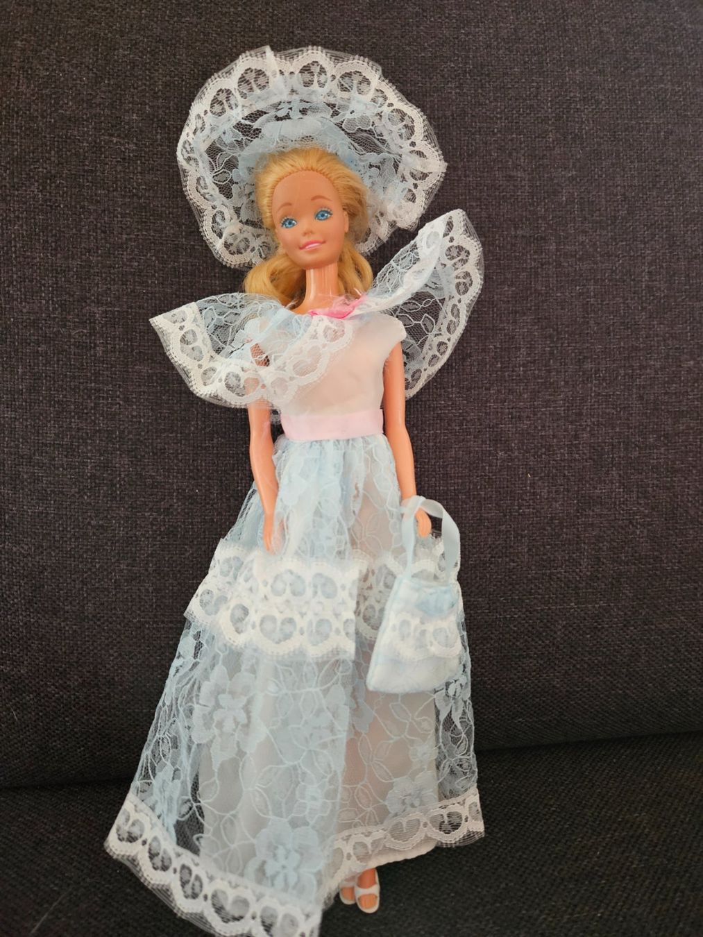 Bambole: Sammlung von Barbie, Pferd, Auto, Kleider, Schuhe – Usato da Nänikon venduto da 8610pb 5