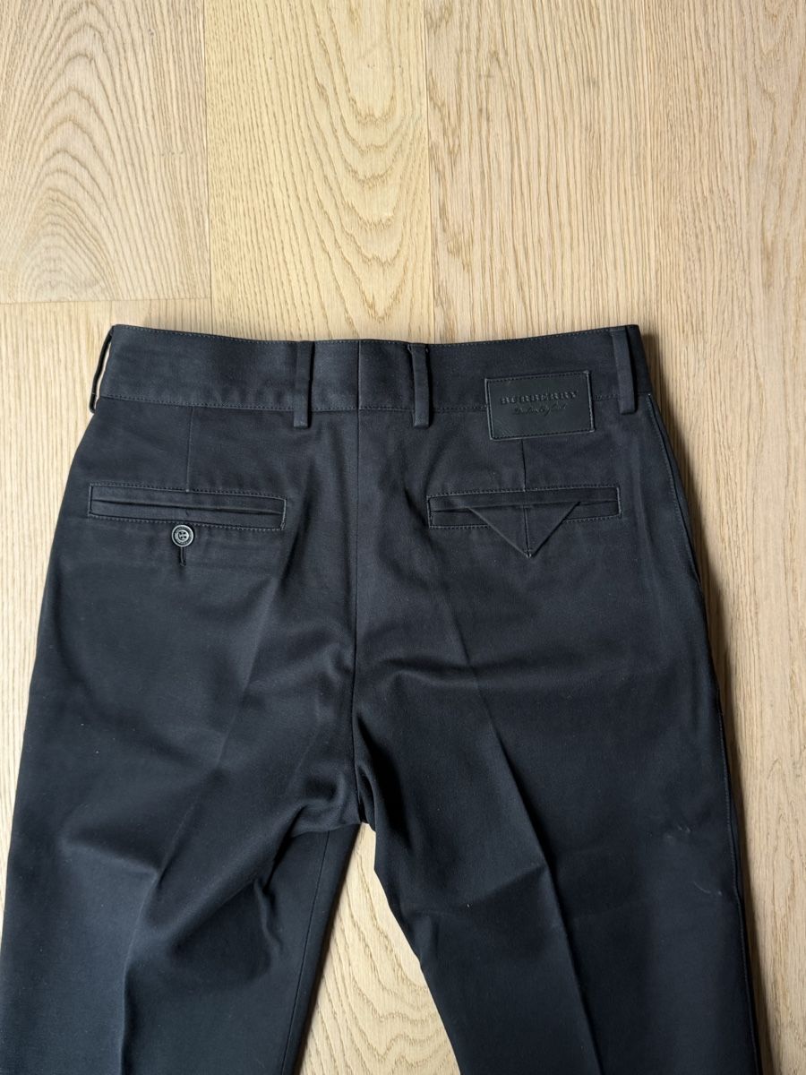 Burberry Pantaloni: Burberry black pants size 44 – Usato da Zürich venduto da dav_ylk6 4