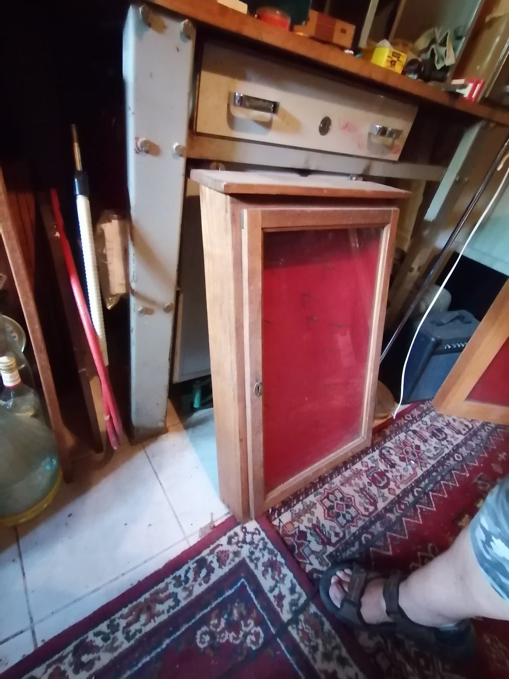 Vitrinen: Vitrine en chêne ancienne – Gebraucht aus Cheyres von Capitain 2