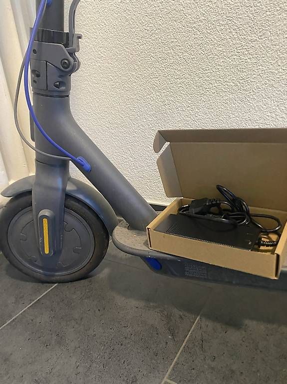 Scooter: Xiaomi Mi Electric Scooter 3 – Usato da Bern venduto da noname__ 4