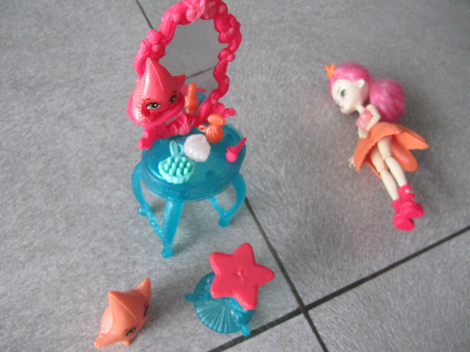 Bambole: Enchantimals 2 x Poupée + accessoires – Usato da Arbedo venduto da nadia1973 7