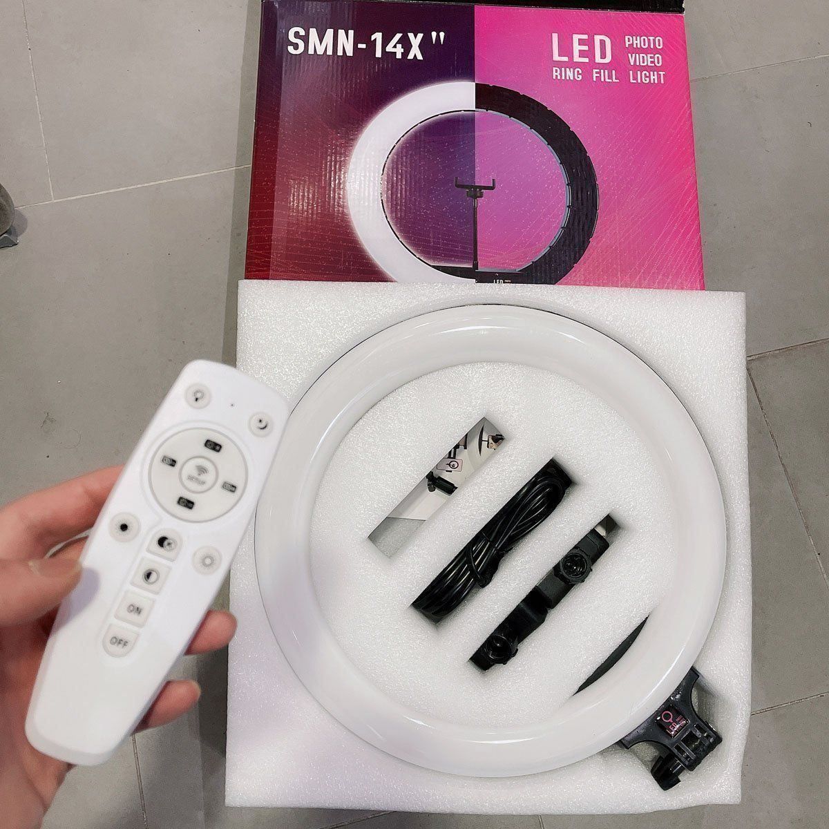 Lampen: lampe selfie 36cm avec trépied et remote – Neu und originalverpackt aus Morges von DigiAC 3