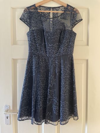 Wunderschönes, elegantes Kleid