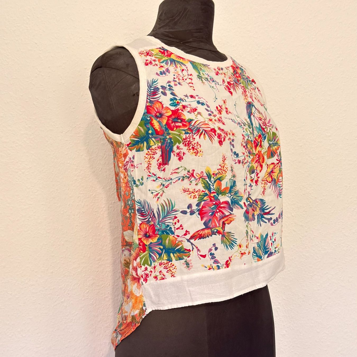 Zara Top: Top crop tropical Zara Collection W&B – Usato da Thônex venduto da Suisse.Shopping 3