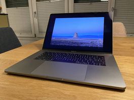 Apple MacBook Pro 15 Zoll (2016)i7, 16 GB RAM, 512 GB SSD