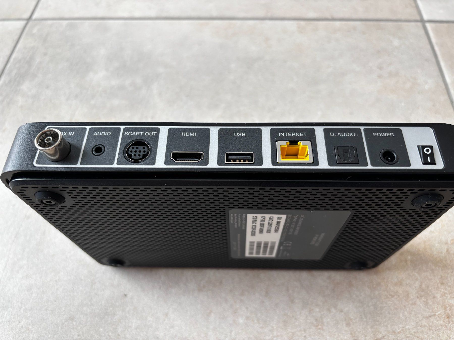 Sunrise Lettore multimediale & Streamer: SUNRISE TV Box ARRIS DCX960, 4K – Usato da Hombrechtikon venduto da Baraban 2