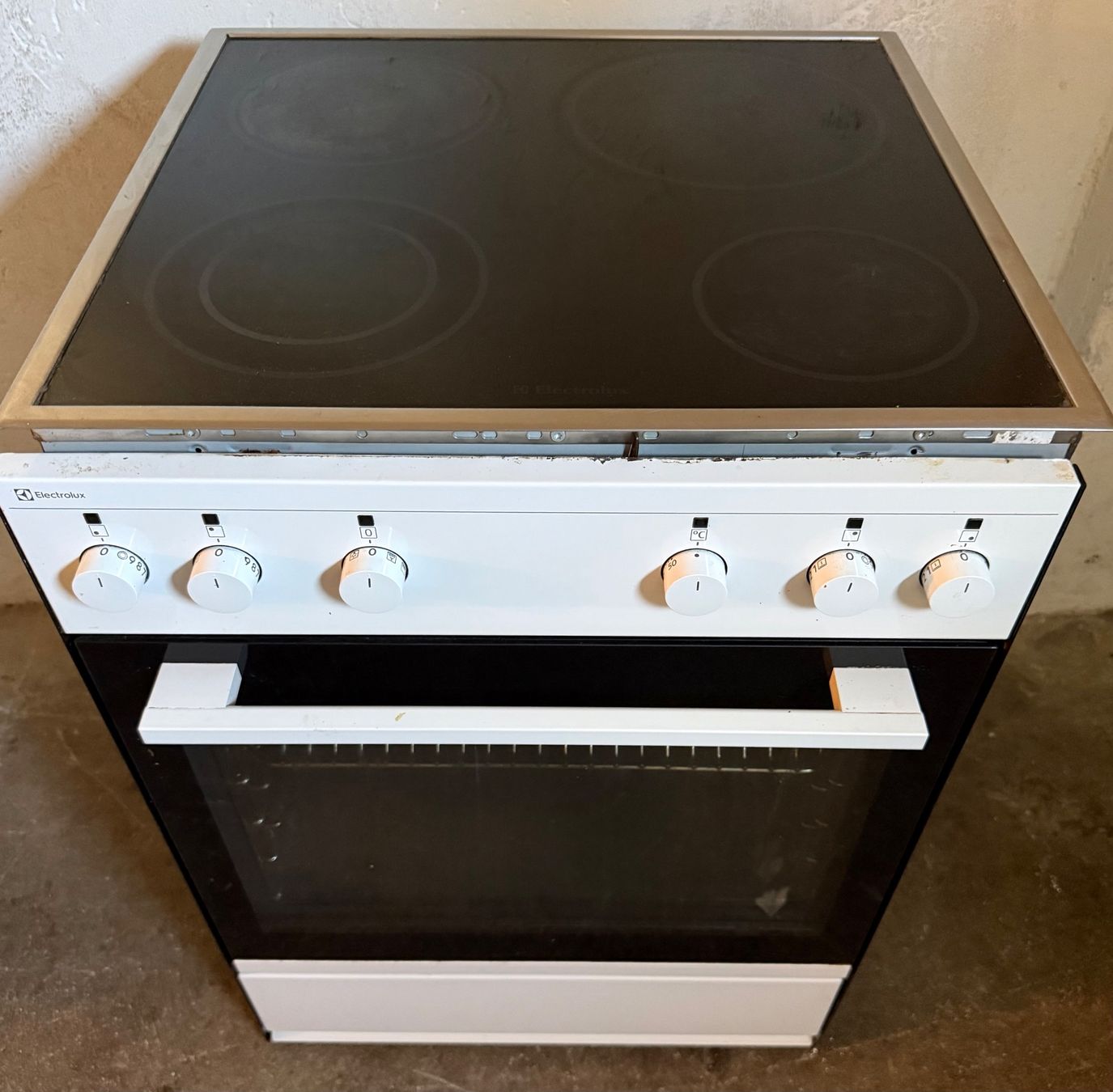 Electrolux Cuisinières: Electrolux Backofen 55cm Glaskeramik – D'occasion à Kloten par top2000 1