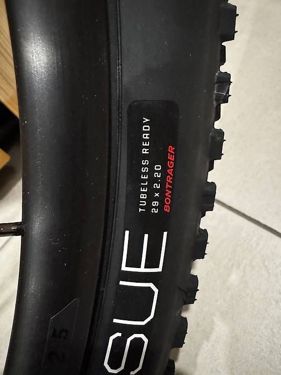Bontrager Pneumatici & Ruote complete: Set 2 ruote 29" Bontrager – Usato da Tenero venduto da Swimjack 1