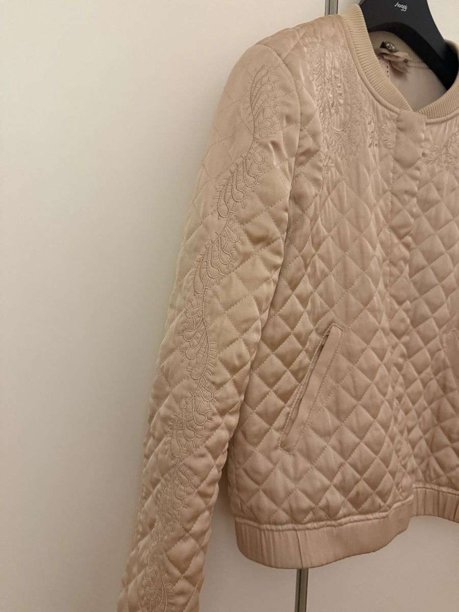 H&M Jacken: Steppjacke beige Grösse 36 bestickt – Gebraucht aus Zürich von rubi_sk 2