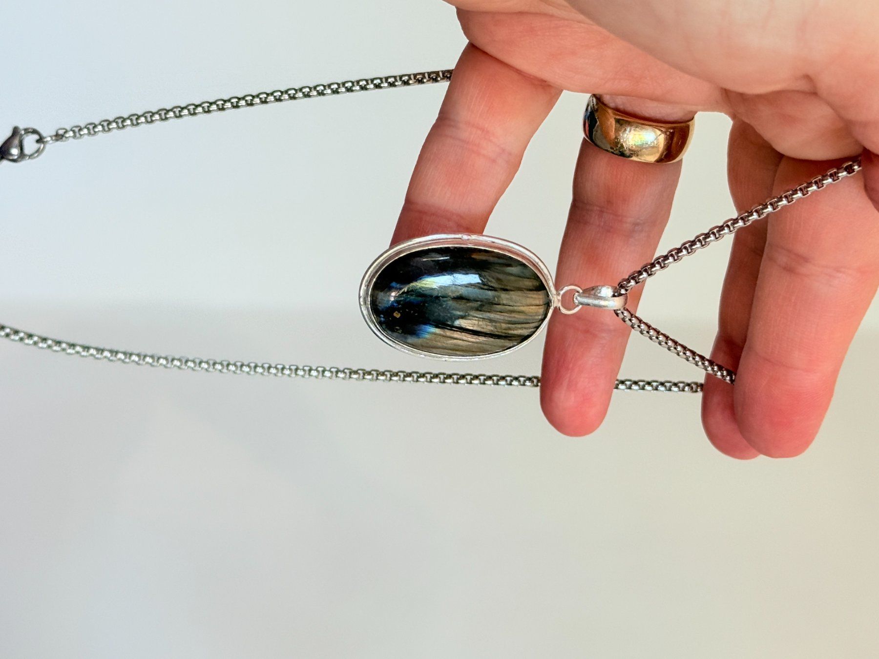 Catenine: Collier vintage avec pendentif pierre Labradorite – Nuovo e nell'imballaggio originale da Genève venduto da AWWA 8