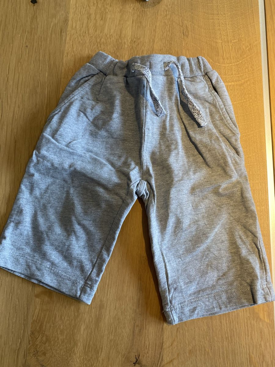 Lotti & Set di vestiti: Lot de 12 short – Usato da Estavannens venduto da charriere23 3