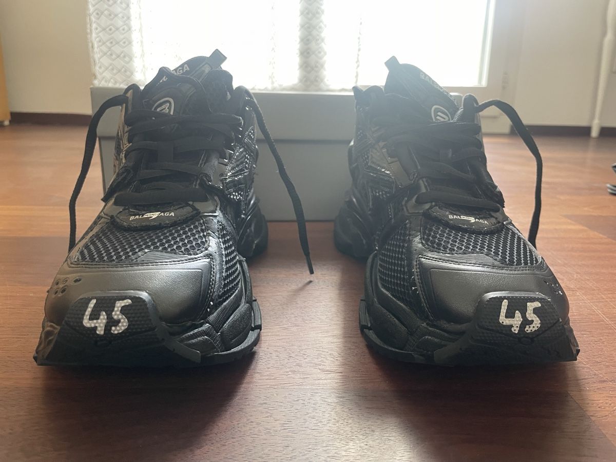 Balenciaga Scarpe da uomo: Balenciaga Runner Black Gr. 45 Top Zustand – Usato da Hünenberg See venduto da nik_g2y2 2