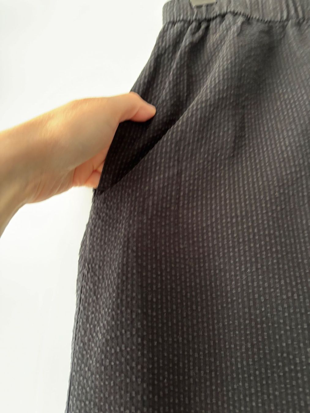Wemoto Pantaloni: WEMOTO schwarze Stoffhose Gr. S – Usato da Zürich venduto da missmodernage 3