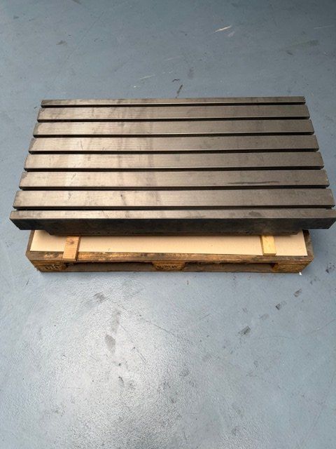 Altro per industria metallurgica: Maschinentisch mit T-Nuten – Nuovo (secondo la descrizione) da Reiden venduto da aidaramon 3