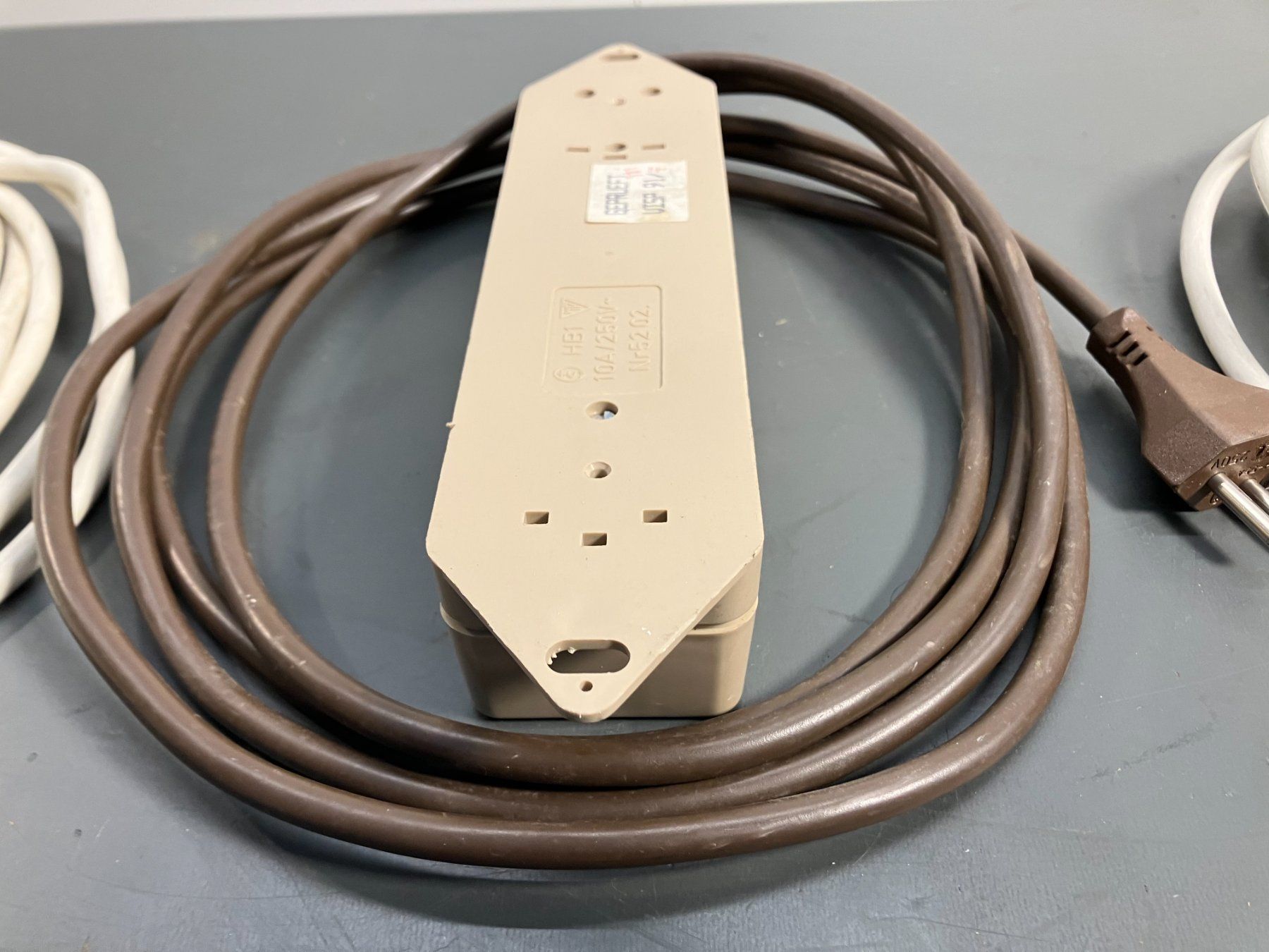 Stromzufuhr: Post. div. Stromsteckleisten ohne Schalter ab 1.- – Gebraucht aus Lichtensteig von Buy24International 6