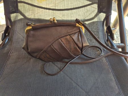 Vintage-Look Clutch mit Kugelverschluss