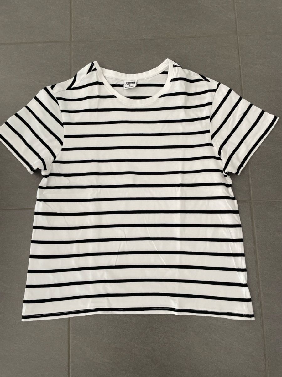 T-Shirts: T-shirt – Gebraucht aus Collombey von amina36