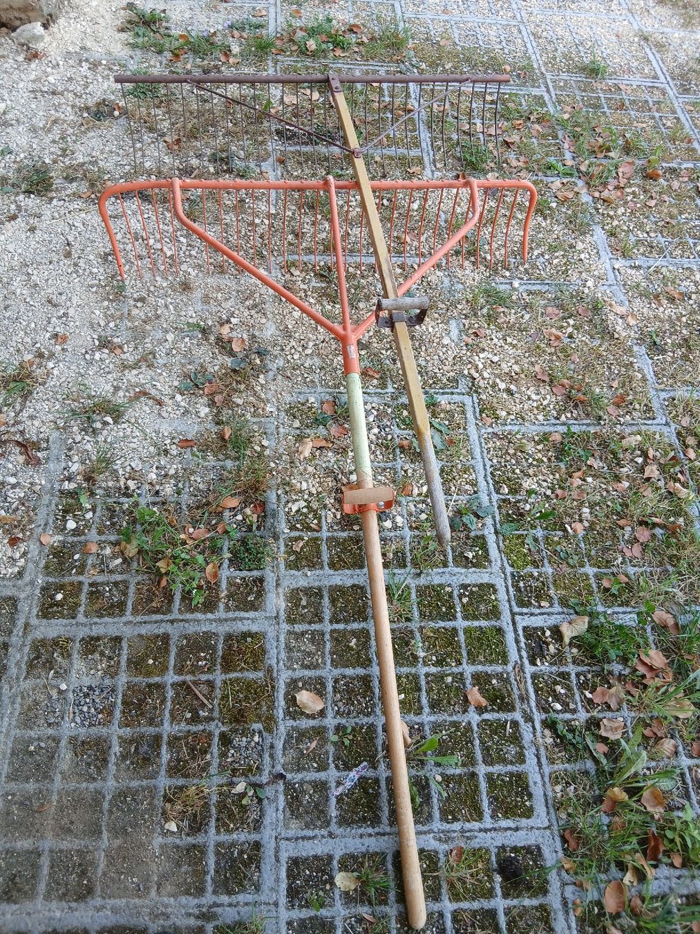 Tous les outils: Schlepprechen  – D'occasion à Schöfflisdorf par Weidhof300