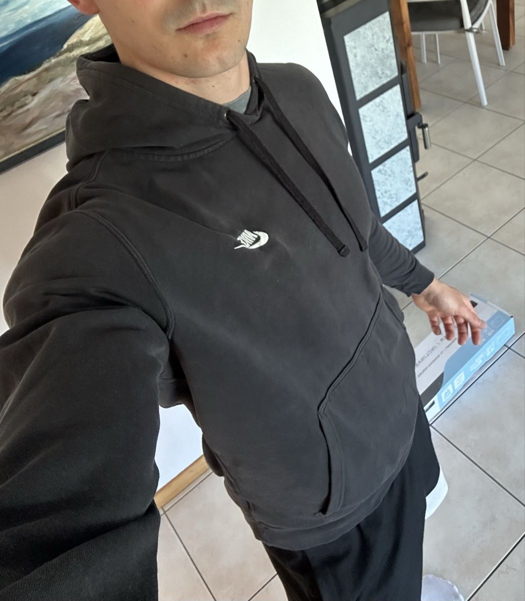 Nike Maglioni & Felpe: Cooler Original Nike Hoodie Gr. M – Usato da Oberkirch LU venduto da Yeayea1234