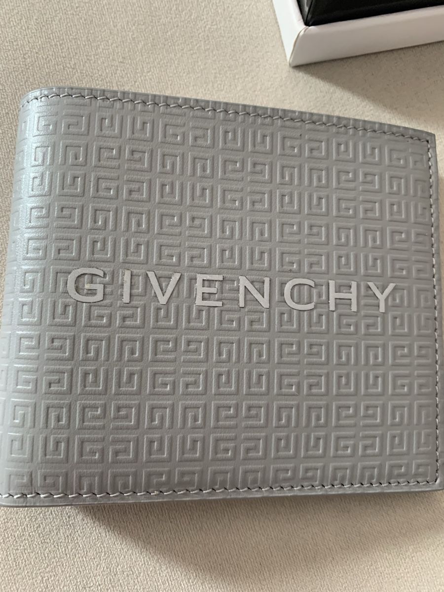 Givenchy Portafogli: Givenchy Geldbörse – Nuovo (secondo la descrizione) da Bergdietikon venduto da zor_856j 3