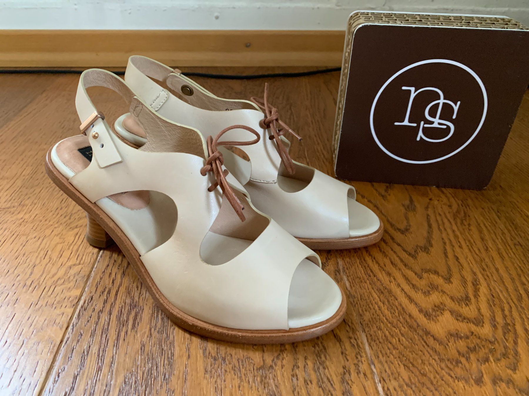 Neosens Chaussures femmes: Neosens Negrera (Rococo) 980 beige Gr.37 – Neuf (Voir description) à Zürich par finsti 1