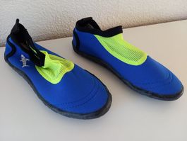 Shark Skin - Wasserschuhe in Grösse 30/31