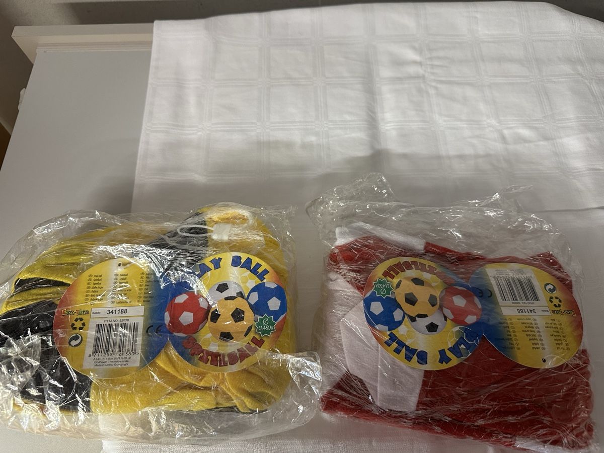 Porte da calcio e da hockey: Stoff Spielball Neu 2 stk. – Nuovo e nell'imballaggio originale da Sevelen venduto da Stopglobal. 1