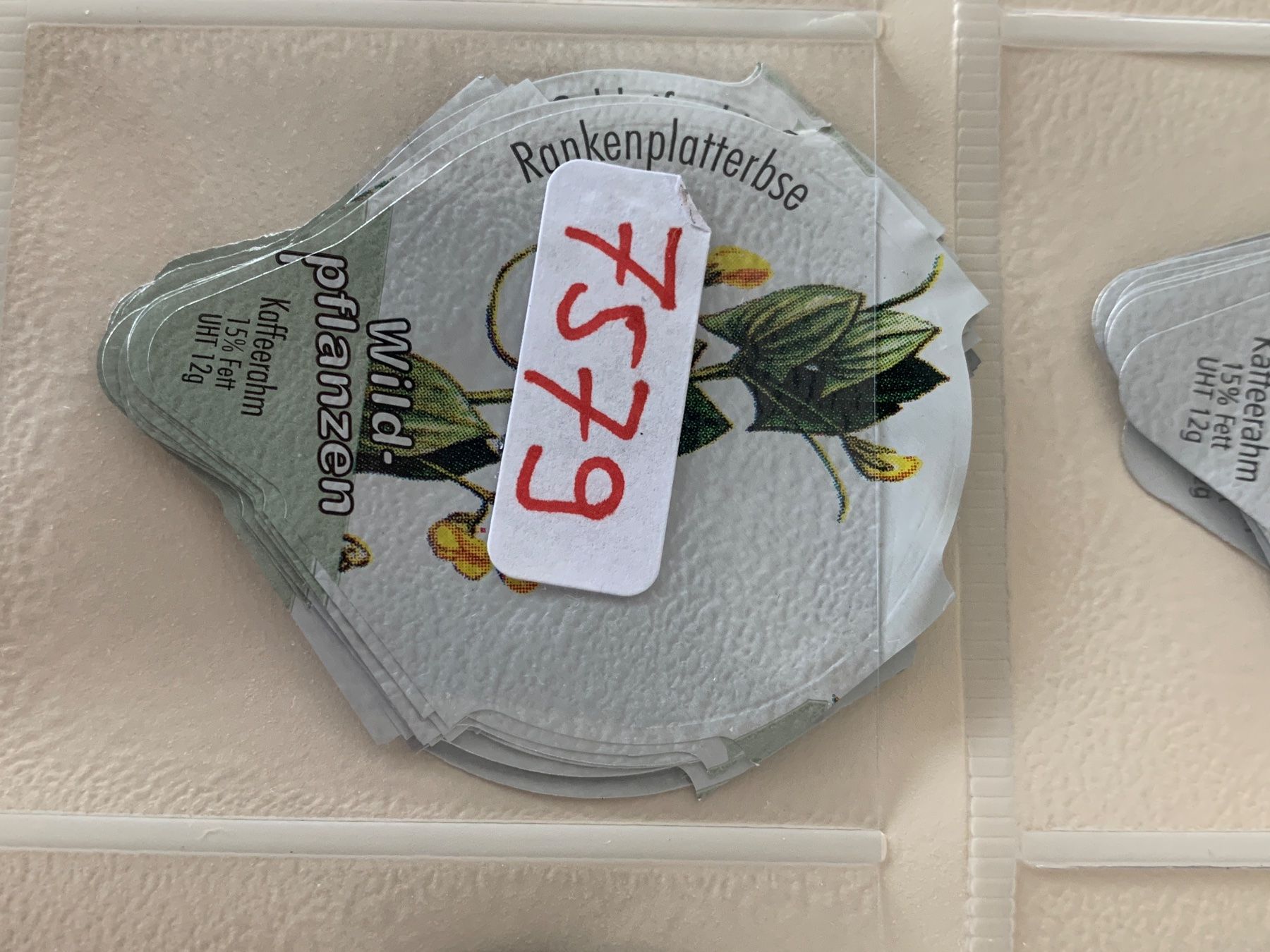 Coperchi dei cremini per caffè: 7579B Wildpflanzen Riegel – Usato da Pfäffikon SZ venduto da Pmh