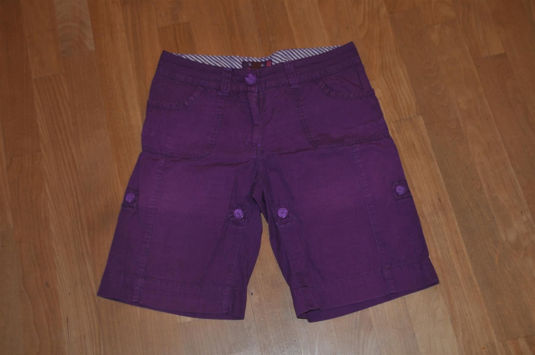 Pantaloni: Kurze Hose violette, Gr. 38 – Usato da Winterthur venduto da Schwestere