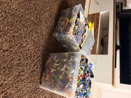 Riesen LEGO Konvolut, zirca 23 kg Steine und Figuren