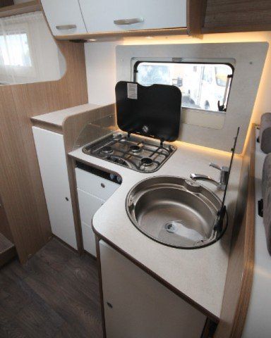 Carado Veicoli da campeggio: A vendre camping car – Usato da Lausanne venduto da calin06 4