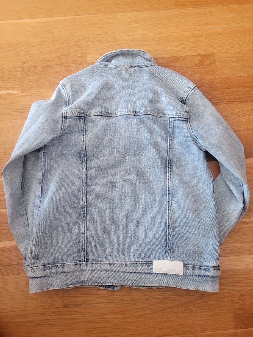 Giacche: Jeansjacke 134 / 140 Top Zustand – Usato da Port venduto da Darialina 3