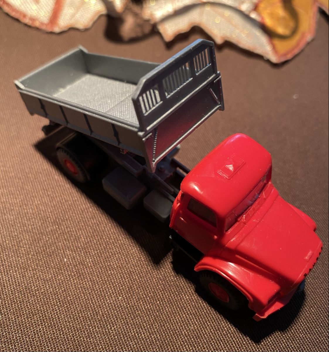 Roskopf Modellautos: Saurer D330 N Kipper – Neu (gemäss Beschreibung) aus Oftringen von Studich 1