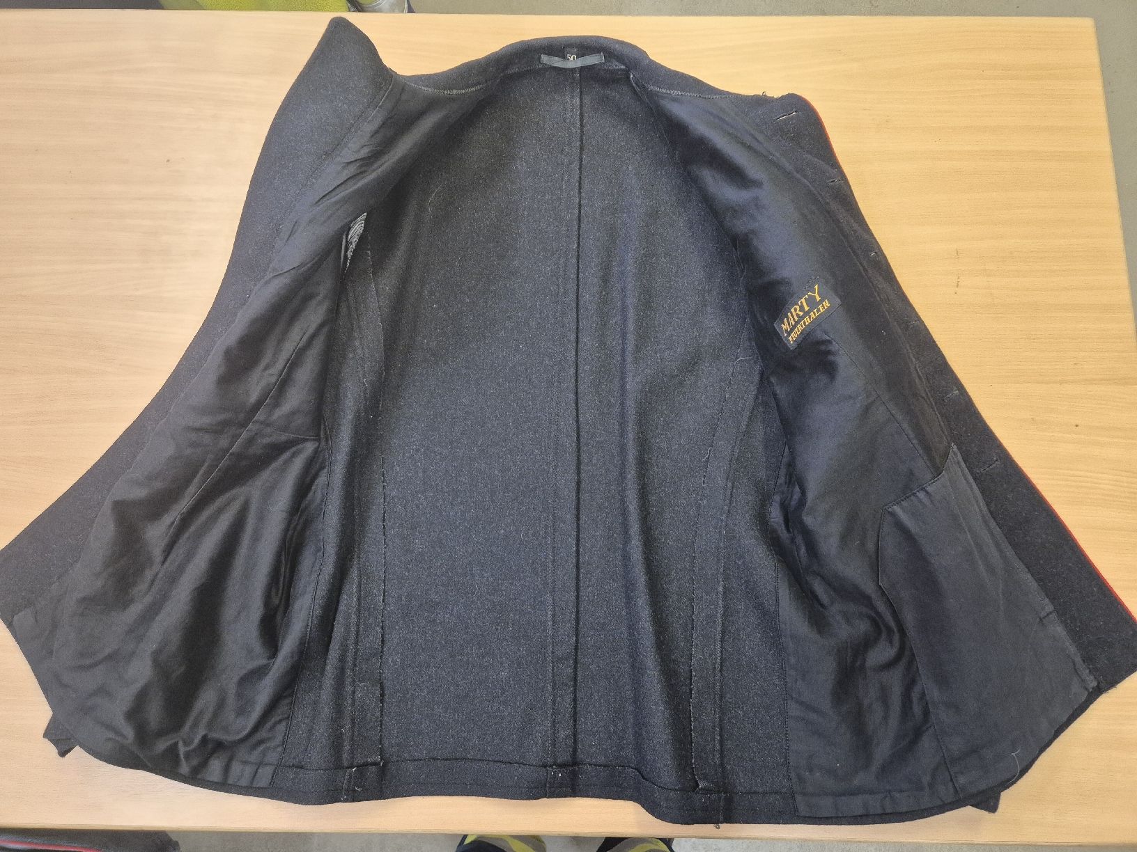 Uniformi: Feuerwehrjacke – Usato da Hettlingen venduto da Mroos1 2