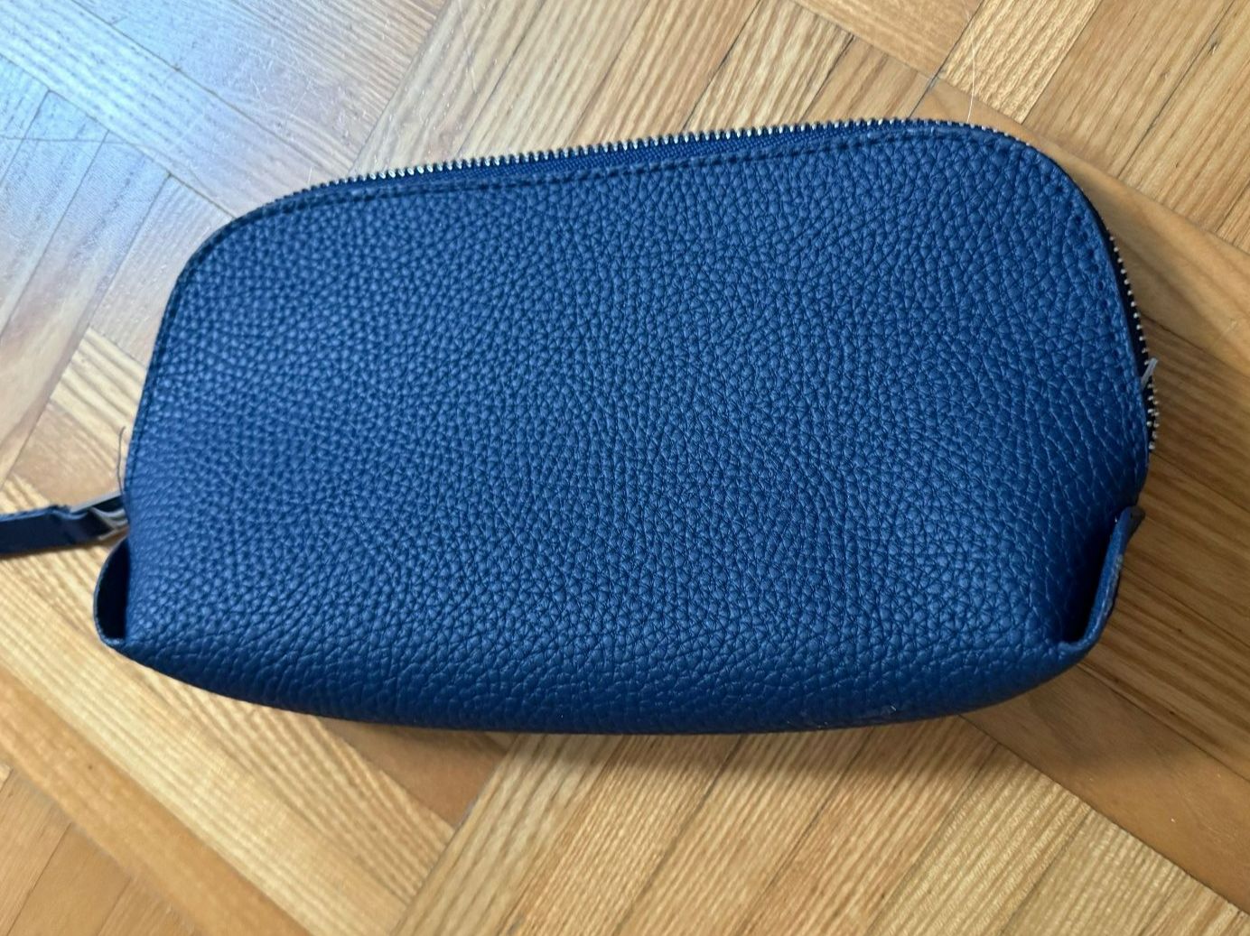 Lufthansa Borse da donna: Lufthansa First Class Amenity Kit Ladies – Nuovo e nell'imballaggio originale da bioggio venduto da lenny023 1