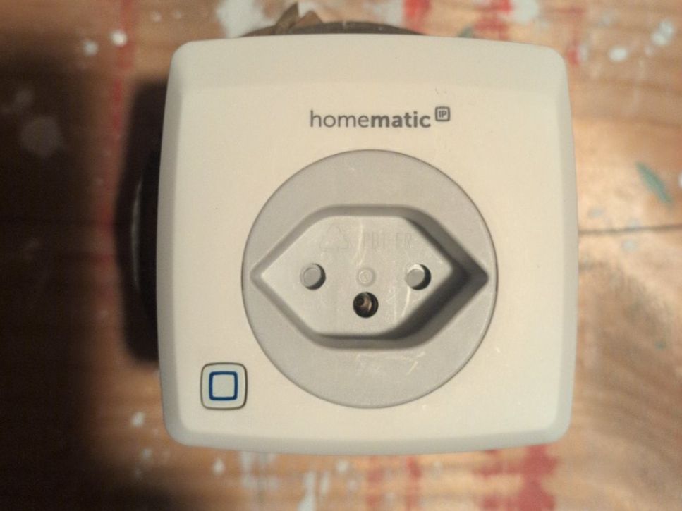Homematic Spine: Homematic IP Schaltaktor mit Messfunktion Hmip-psm-ch – Usato da Amlikon-Bissegg venduto da Helibum