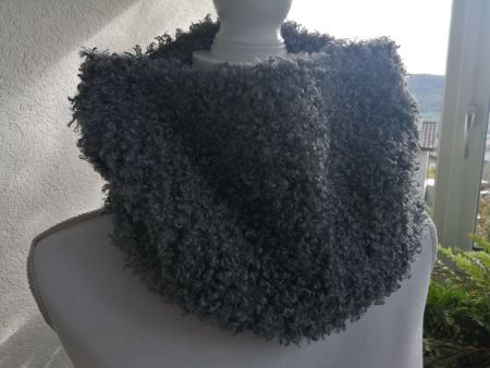 Loop handgestrickt