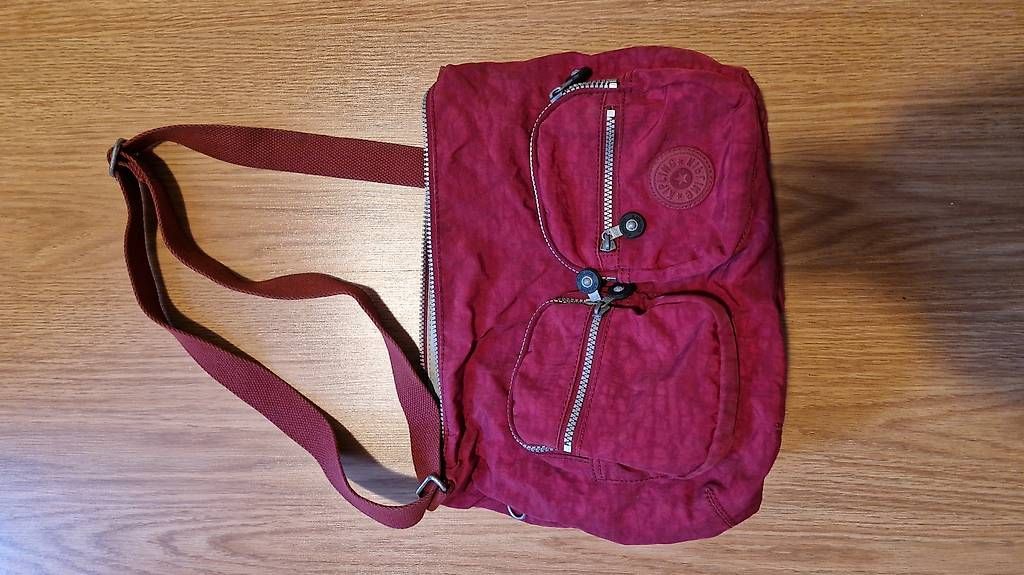 Taschen für Damen: Kipling Tasche weinrot – Gebraucht aus St. Gallen von AnMaKo 2